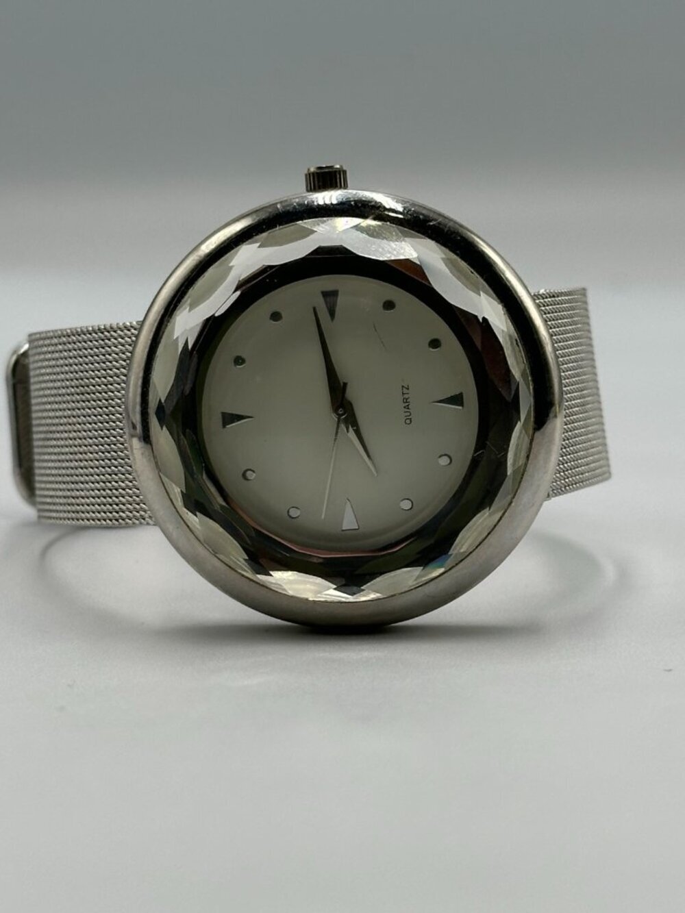 Accutime Womens Watch Faceted Bezel Round Silver Tone Mesh Band New Battery - Picture 8 of 13